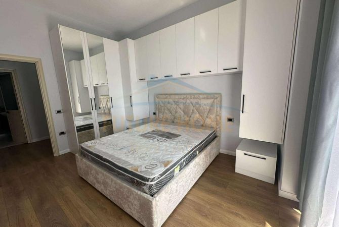 Shtepi me qera Apartament ne Tirane, 1+1, Mobilimi E mobiluar, Pagesa 500  Euro.