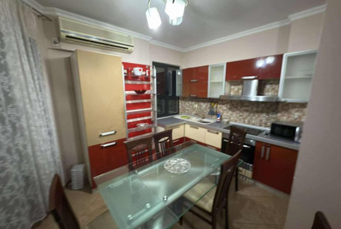 Shtepi me qera Apartament ne Tirane, 2+1, Mobilimi E mobiluar, Pagesa 450  Euro.