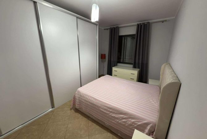 Shtepi me qera Apartament ne Tirane, 2+1, Mobilimi E mobiluar, Pagesa 450  Euro.