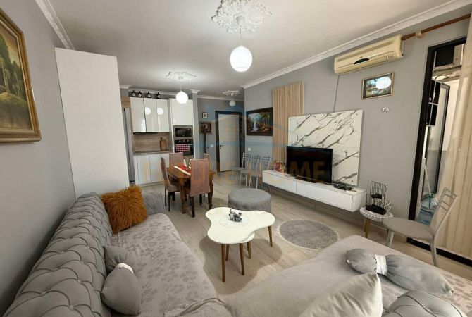 Shtepi me qera Apartament ne Tirane, 1+1, Mobilimi E mobiluar, Pagesa 480  Euro.