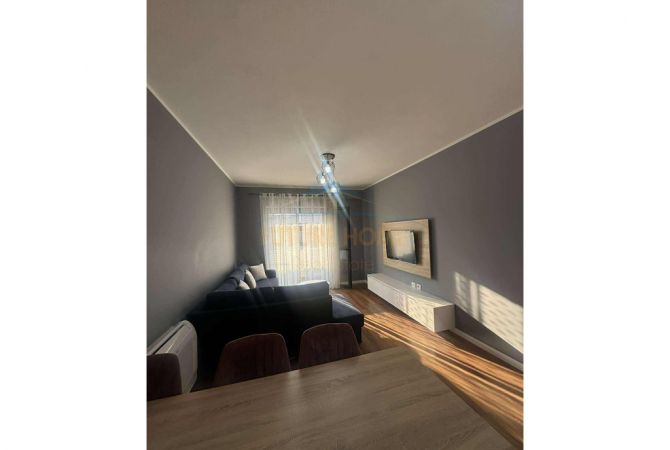 Shtepi me qera Apartament ne Tirane, 2+1, Mobilimi E mobiluar, Pagesa 650  Euro.
