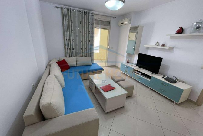Shtepi me qera 2+1 ne Tirane - 650 Euro
