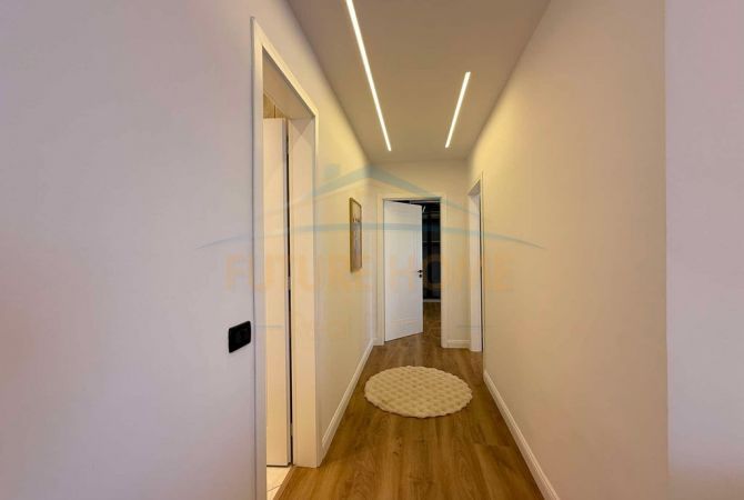 Shtepi ne shitje Apartament ne Tirane, 2+1, Mobilimi E mobiluar, Pagesa 348,000  Euro.