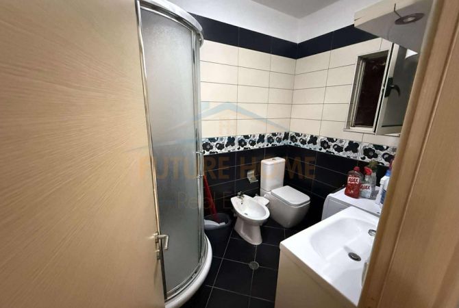 Shtepi me qera Apartament ne Tirane, 2+1, Mobilimi E mobiluar, Pagesa 500  Euro.