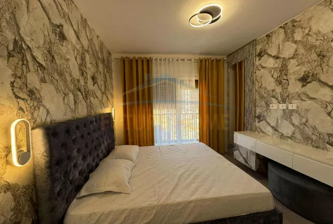 Shtepi me qera 2+1 ne Tirane - 800 Euro