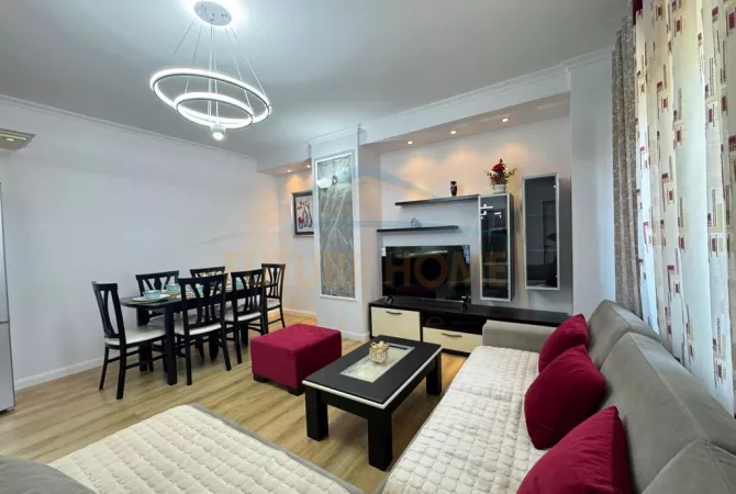 Shtepi ne shitje Apartament ne Tirane, 2+1, Mobilimi E mobiluar, Pagesa 145,000  Euro.