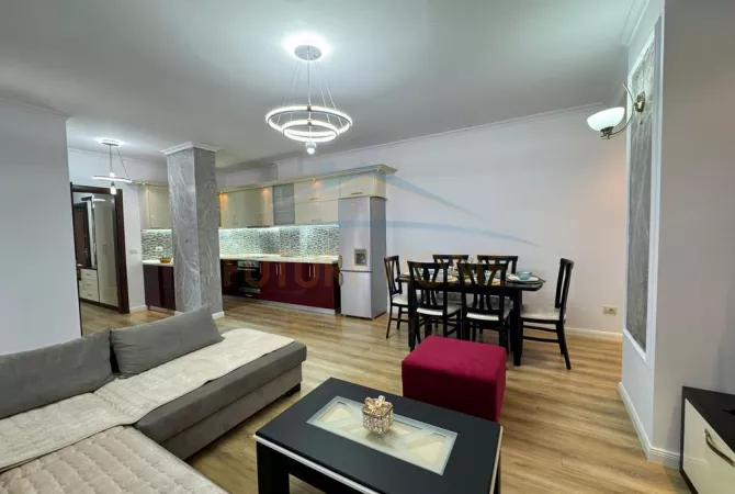 Shtepi ne shitje Apartament ne Tirane, 2+1, Mobilimi E mobiluar, Pagesa 145,000  Euro.