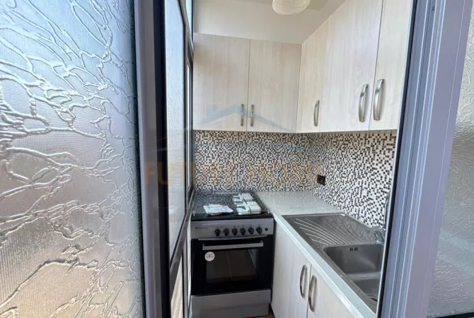 Shtepi ne shitje Apartament ne Tirane, 2+1, Mobilimi E mobiluar, Pagesa 145,000  Euro.