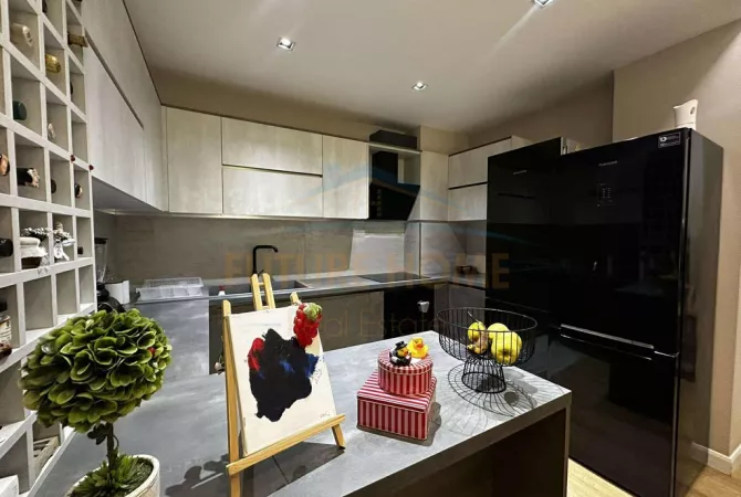 Shtepi ne shitje 2+1 ne Tirane - 130,000 Euro