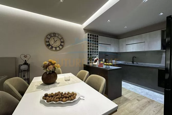 Shtepi ne shitje 2+1 ne Tirane - 130,000 Euro