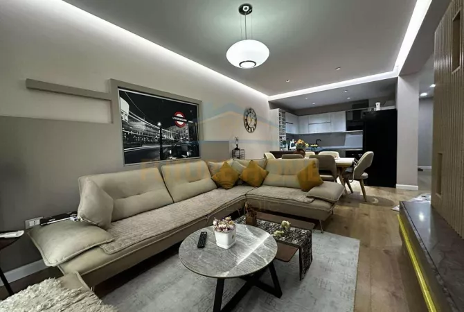 Shtepi ne shitje Apartament ne Tirane, 2+1, Mobilimi E mobiluar, Pagesa 130,000  Euro.