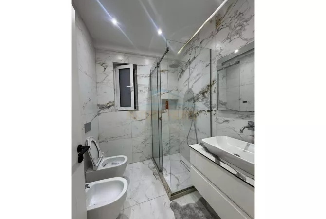 Shtepi me qera 2+1 ne Tirane - 800 Euro