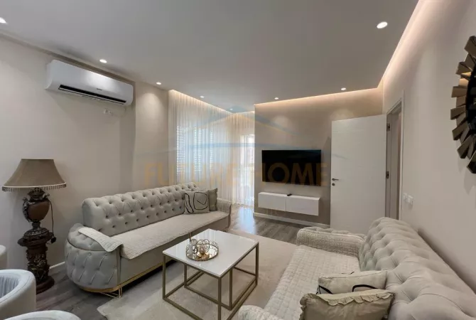 Shtepi ne shitje Apartament ne Tirane, 1+1, Mobilimi E mobiluar, Pagesa 123,000  Euro.