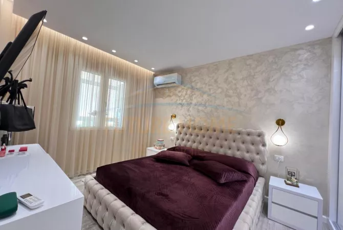 Shtepi ne shitje Apartament ne Tirane, 1+1, Mobilimi E mobiluar, Pagesa 123,000  Euro.