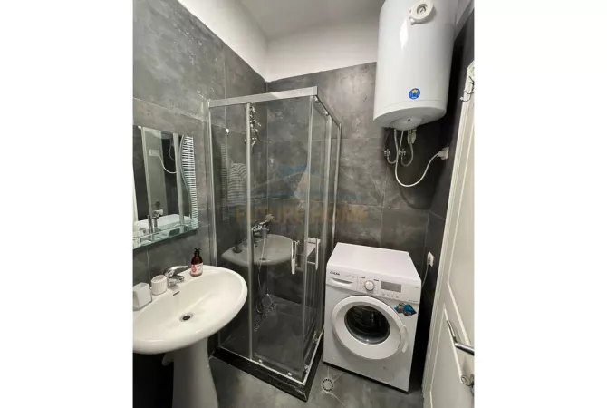 Shtepi ne shitje Apartament ne Tirane, 1+1, Mobilimi E mobiluar, Pagesa 93,000  Euro.