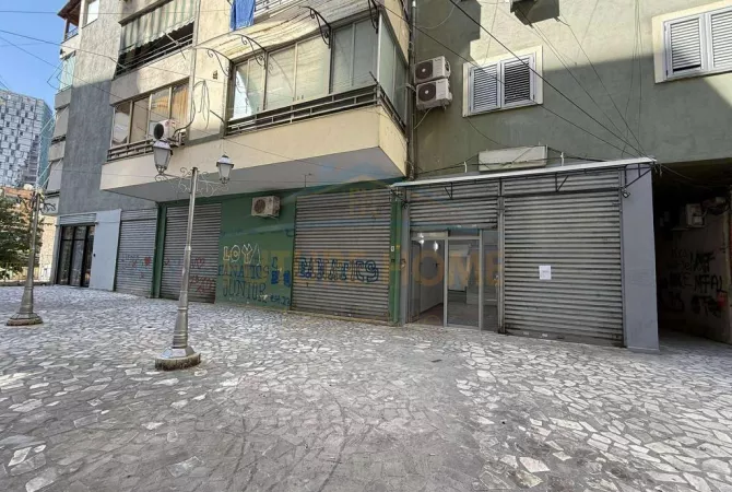 Ambiente Commerciale in Affitto 1+1 a Tirana - 500 Euro
