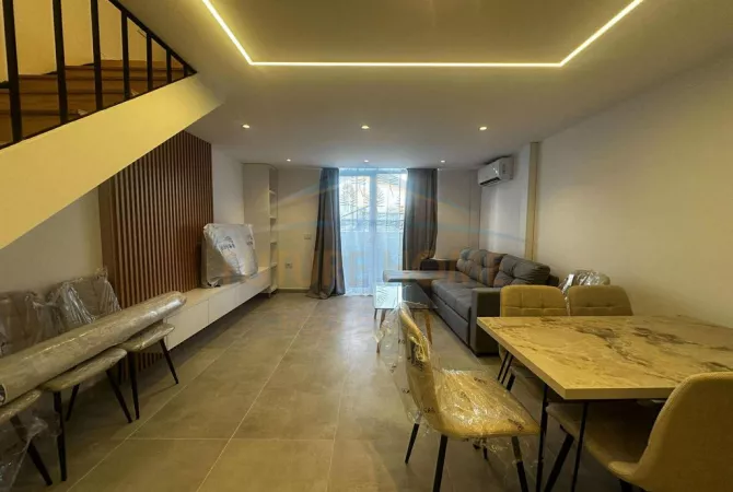 Shtepi ne shitje Apartament ne Tirane, 1+1, Mobilimi E mobiluar, Pagesa 120,000  Euro.