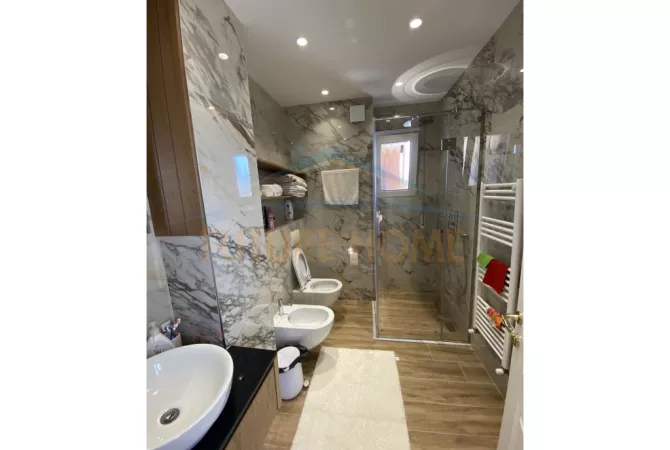 Shtepi ne shitje 3+1 ne Tirane - 280,000 Euro
