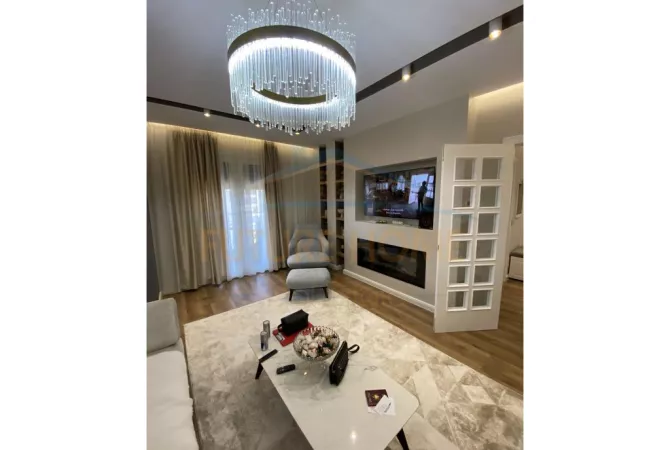 Shtepi ne shitje Apartament ne Tirane, 3+1, Mobilimi E mobiluar, Pagesa 280,000  Euro.