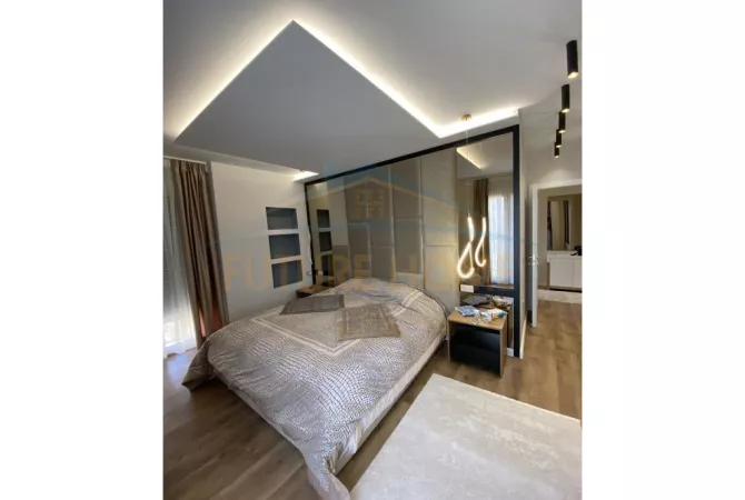 Shtepi ne shitje Apartament ne Tirane, 3+1, Mobilimi E mobiluar, Pagesa 280,000  Euro.