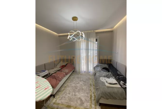 Shtepi ne shitje Apartament ne Tirane, 3+1, Mobilimi E mobiluar, Pagesa 280,000  Euro.