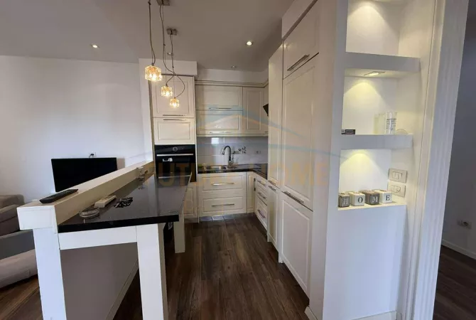 Shtepi me qera Apartament ne Tirane, 2+1, Mobilimi E mobiluar, Pagesa 650  Euro.