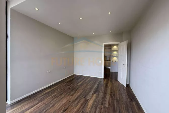 Shtepi me qera Apartament ne Tirane, 2+1, Mobilimi E mobiluar, Pagesa 650  Euro.