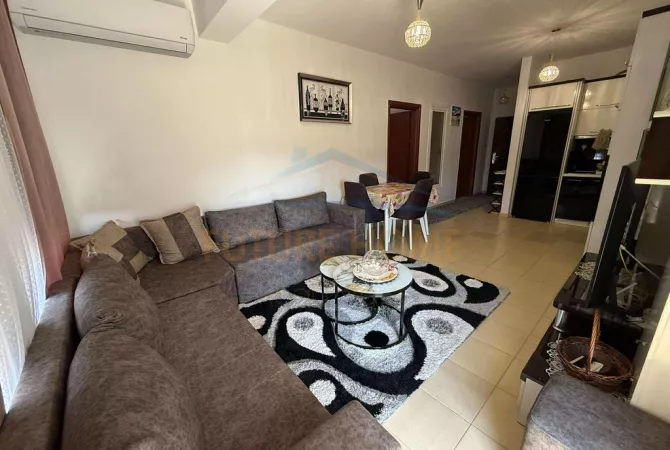 Shtepi me qera 2+1 ne Tirane - 450 Euro