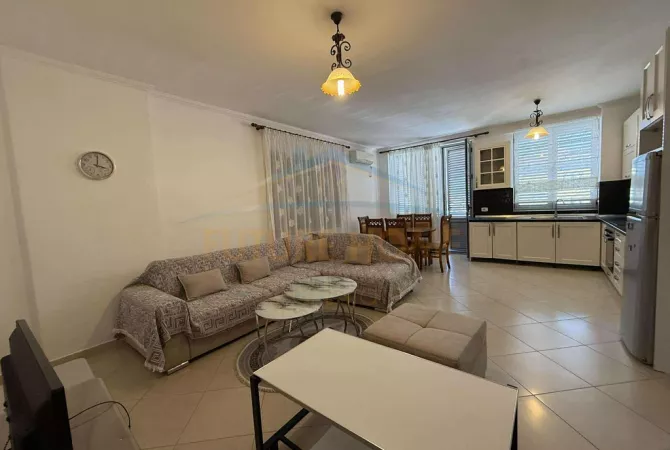 Shtepi me qera Apartament ne Tirane, 2+1, Mobilimi E mobiluar, Pagesa 450  Euro.