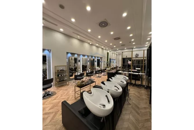 Qera, Ambient Biznesi, Rruga e Kosovareve, Tirane.  UNA56992