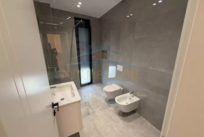 Shtepi me qera 4+1 ne Tirane - 4,000 Euro