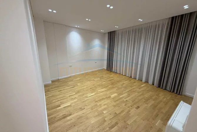 Shtepi me qera Vila Luksoze ne Tirane, 4+1, Mobilimi E mobiluar, Pagesa 4,000  Euro.