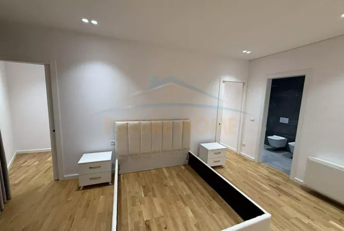 Shtepi me qera Vila Luksoze ne Tirane, 4+1, Mobilimi E mobiluar, Pagesa 4,000  Euro.