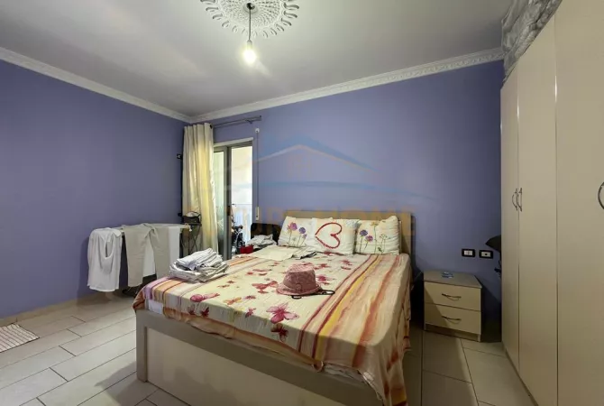 Shtepi me qera 2+1 ne Tirane - 590 Euro