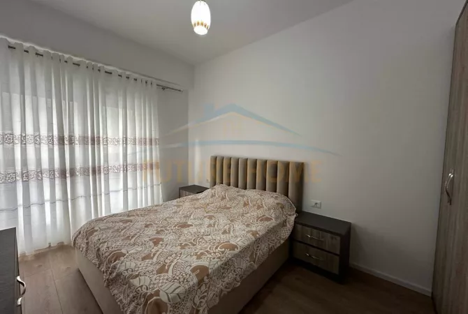 Shtepi me qera Apartament ne Tirane, 1+1, Mobilimi E mobiluar, Pagesa 450  Euro.