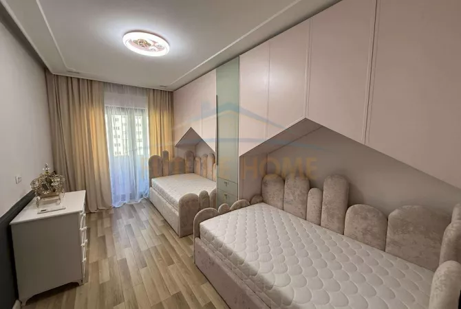 Shtepi me qera 2+1 ne Tirane - 1,000 Euro