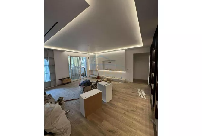 Shtepi ne shitje Apartament ne Tirane, 3+1, Mobilimi Pjeserisht e mobiluar, Pagesa 320,000  Euro.