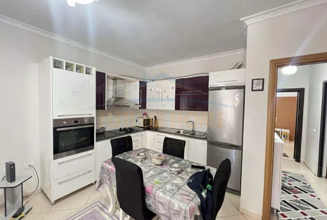 Shtepi me qera 2+1 ne Tirane - 450 Euro
