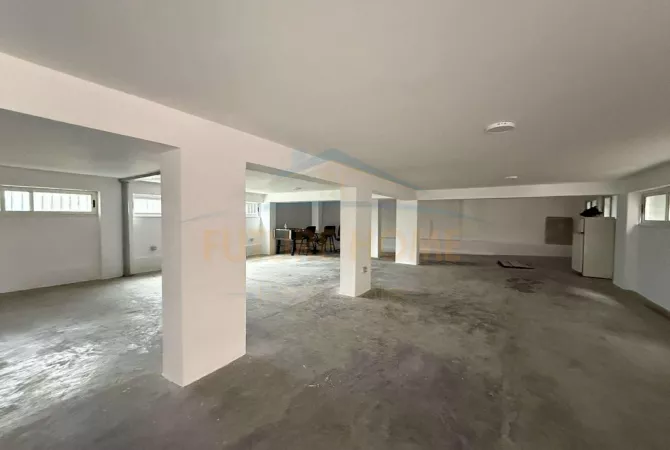 Ambient biznesi me qera 4+1 ne Tirane - 350 Euro