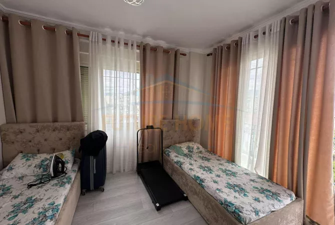 Shtepi me qera Apartament ne Tirane, 2+1, Mobilimi E mobiluar, Pagesa 500  Euro.
