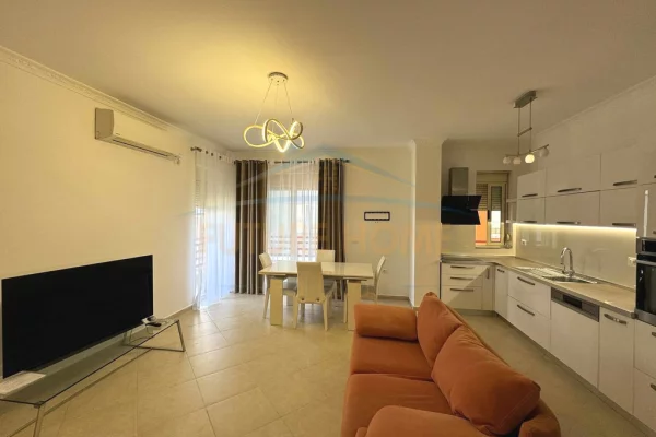 Shtepi ne shitje Apartament ne Tirane, 2+1, Mobilimi E mobiluar, Pagesa 270,000  Euro.