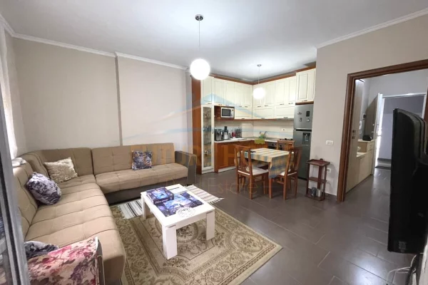 Shtepi me qera Apartament ne Tirane, 1+1, Mobilimi E mobiluar, Pagesa 450  Euro.