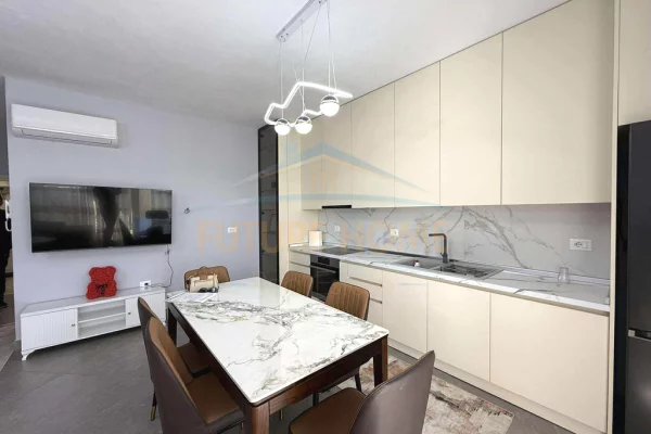 Shtepi me qera 2+1 ne Tirane - 700 Euro
