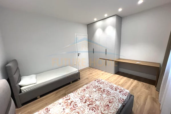 Shtepi ne shitje Apartament ne Tirane, 2+1, Mobilimi E mobiluar, Pagesa 265,000  Euro.