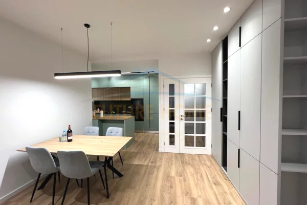 Shtepi ne shitje Apartament ne Tirane, 2+1, Mobilimi E mobiluar, Pagesa 265,000  Euro.