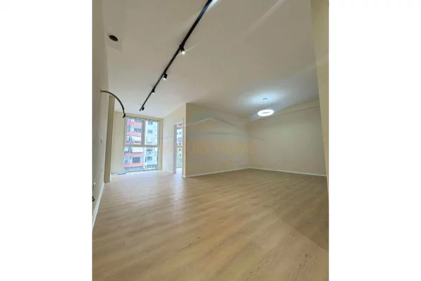 Shtepi me qera Apartament ne Tirane, 2+1, Mobilimi Bosh, pa mobiluar, Pagesa 700  Euro.