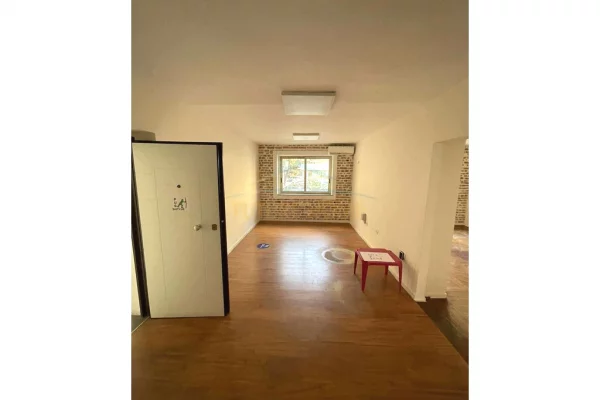 Business Property for Rent 1+1 in Tirana - 1,000 Euro