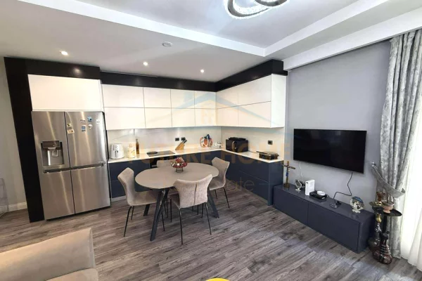 Shtepi me qera Apartament ne Tirane, 2+1, Mobilimi E mobiluar, Pagesa 650  Euro.