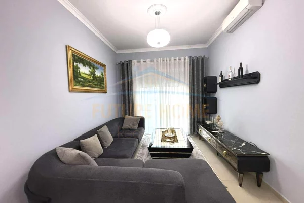 Shtepi me qera Apartament ne Tirane, 2+1, Mobilimi E mobiluar, Pagesa 600  Euro.