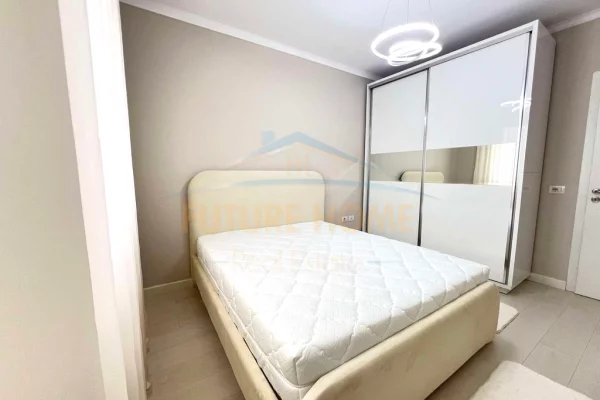 Shtepi ne shitje Apartament ne Tirane, 2+1, Mobilimi E mobiluar, Pagesa 155,000  Euro.